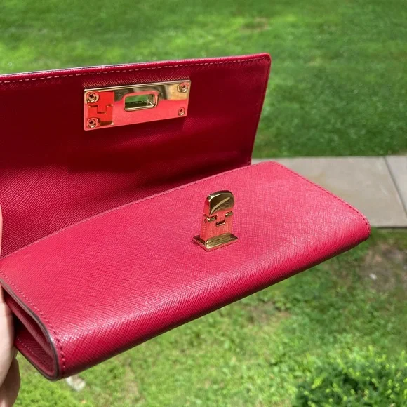 NEW Michael Kors Callie Cherry Red Leather Large Wallet Turn Lock Gold Hardware - Picture 7 of 17